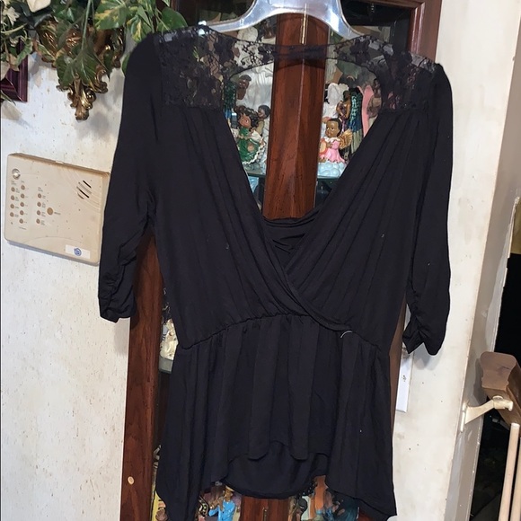 Sz 3xl top by 121 Boulevard has open back - Picture 5 of 8